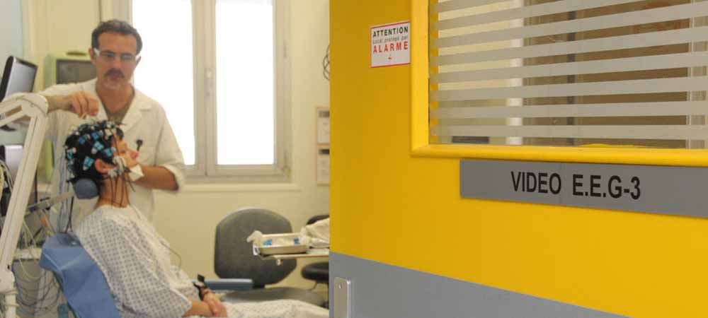 Examen par vidéo-Électroencéphalogramme (VIDEO EEG) en cours